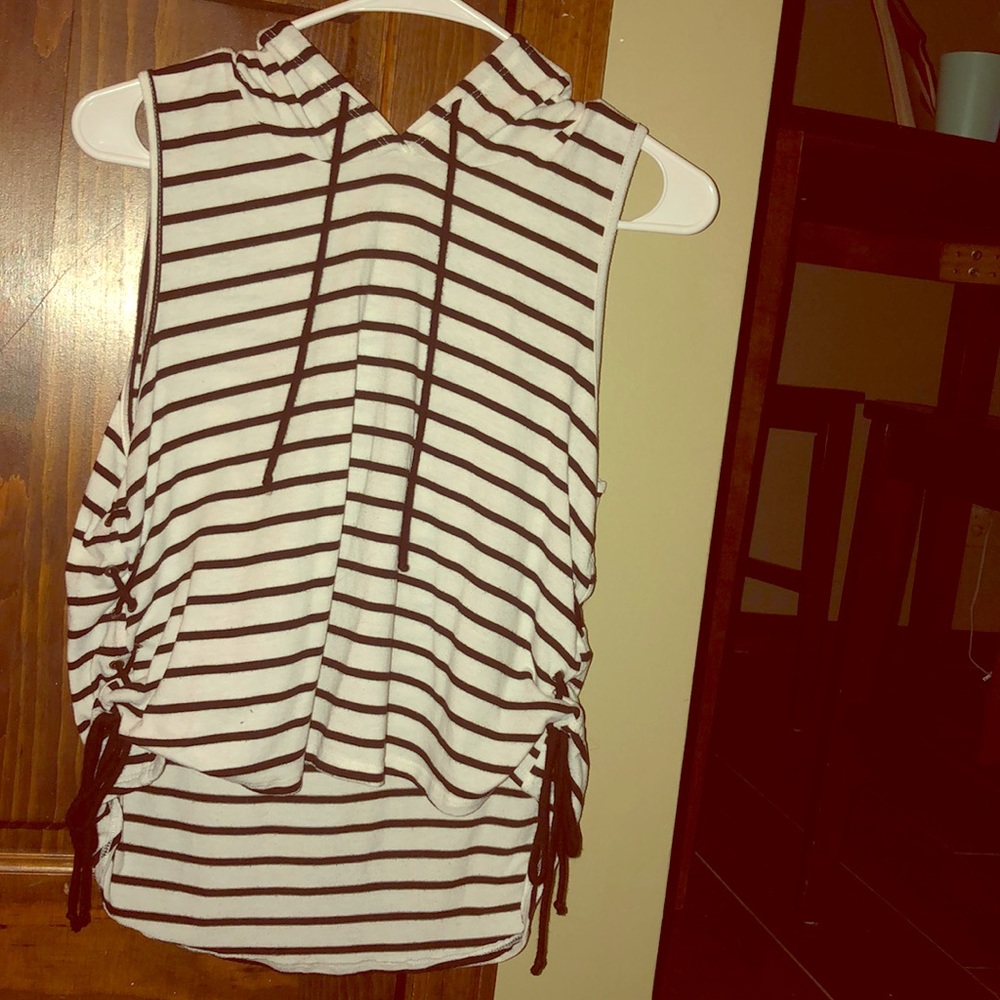 High-low striped side-woven hooded muscle tee
